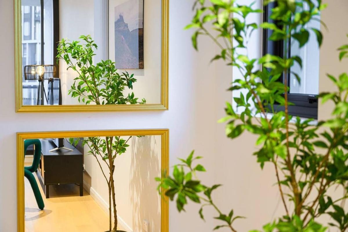 Brand New 2bd Modern Near Mq Shopping Centre Sydney